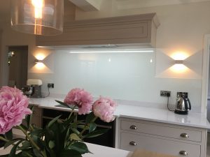 Queensgate Glass White