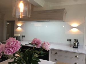 Queensgate Glass White