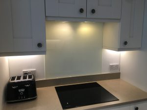 Queensgate Glass White