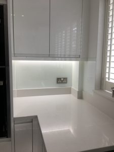 Queensgate Glass White