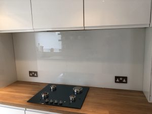 Queensgate Glass White