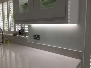 Queensgate Glass White